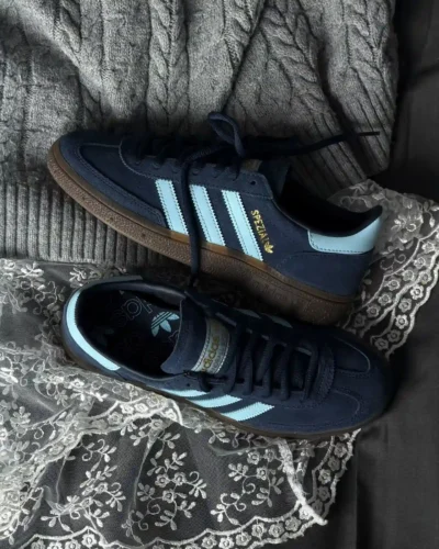 کتونی اسپیزال سورمه‌ای آبی