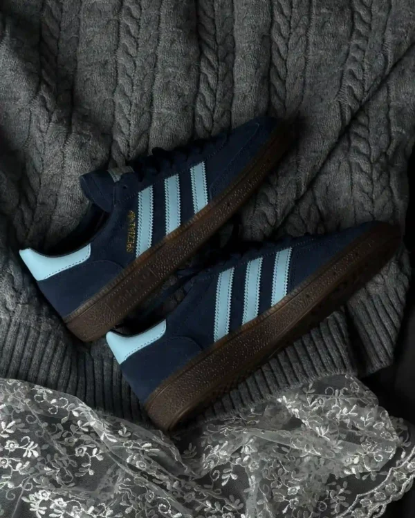 کتونی و کفش آدیداس سورمه‌ای