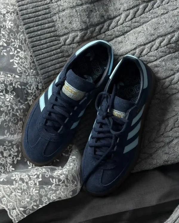 کتونی اسپیزال سورمه‌ای