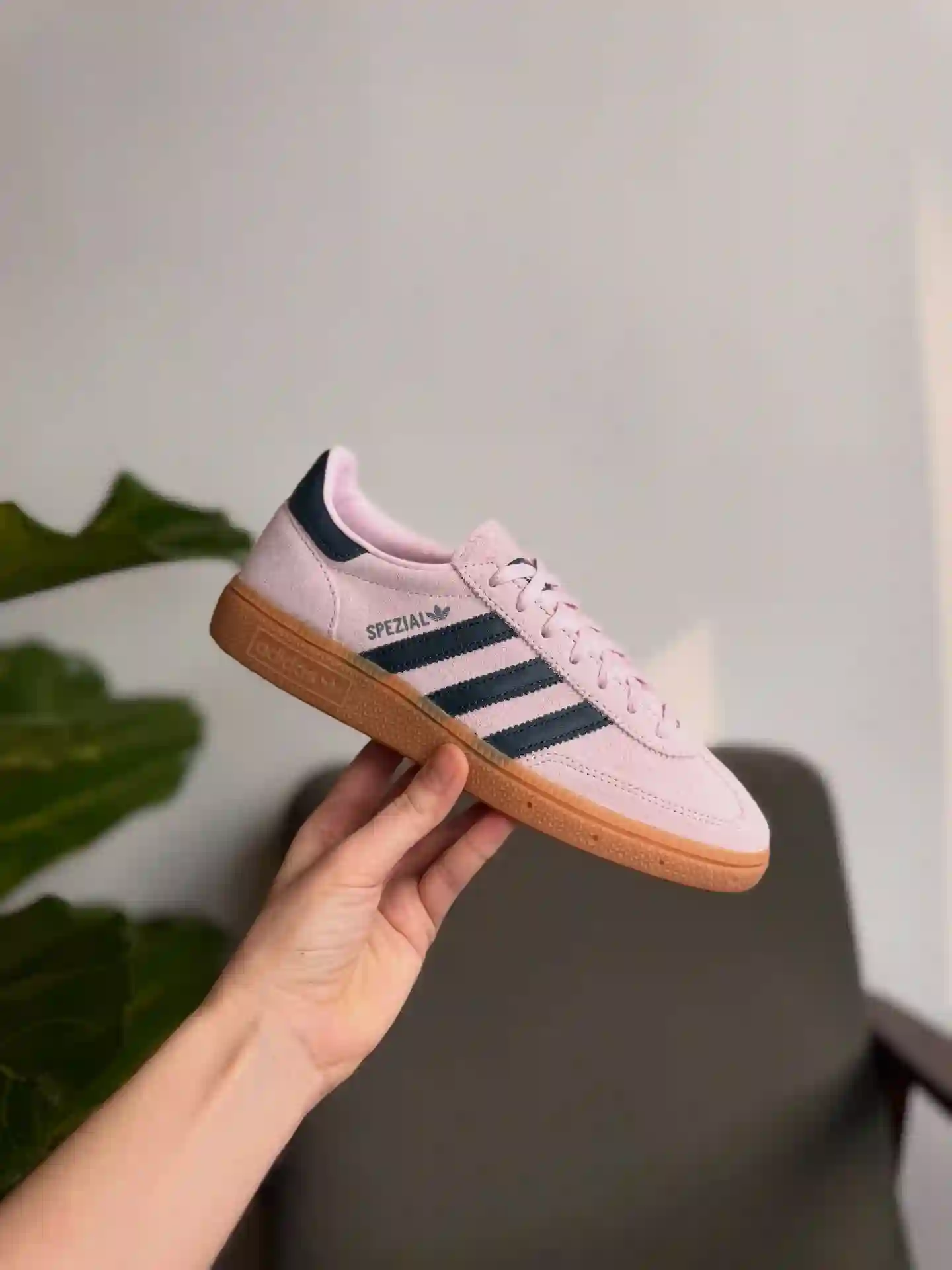 adidas spezial clear pink arctic night-optimized آدیداس اسپیزال صورتی مشکی