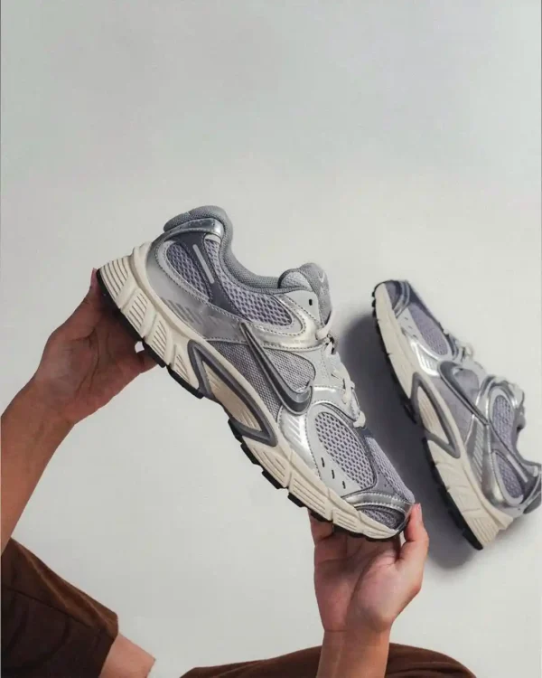 کتونی نایک وی 5 طوسی