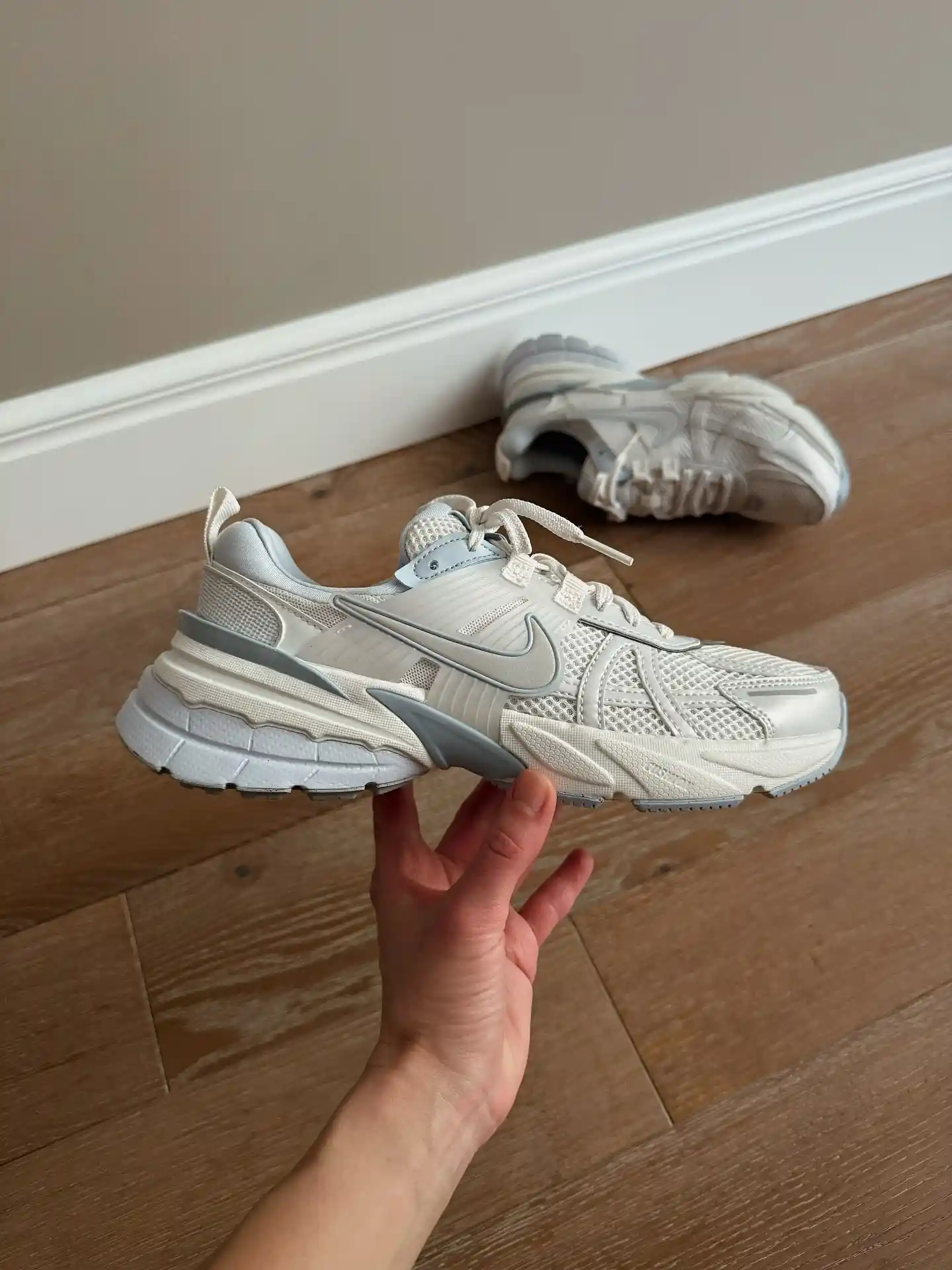 nike v2k white light blue5 کتونی نایک v2k سفید آبی