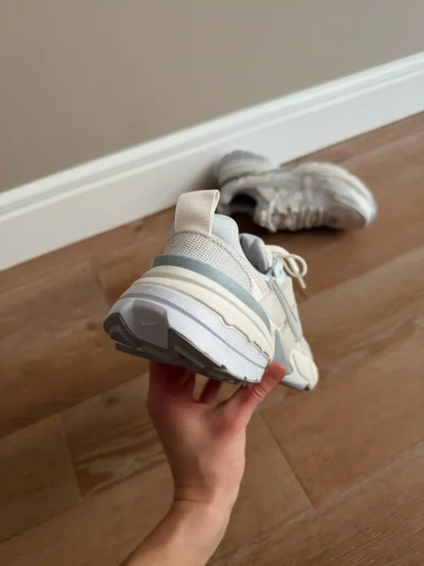 کتونی وی تو کی سفید آبی