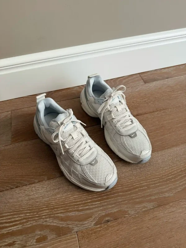 کفش وی تو کی سفید آبی