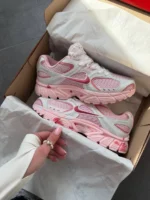 کتونی نایک وی 5 صورتی