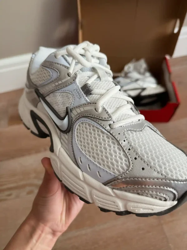 کتونی نایک v5 rnr سفید آبی