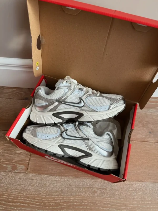 کتونی نایک وی 5 سفید آبی