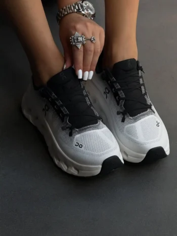 کتونی onrunning سفید