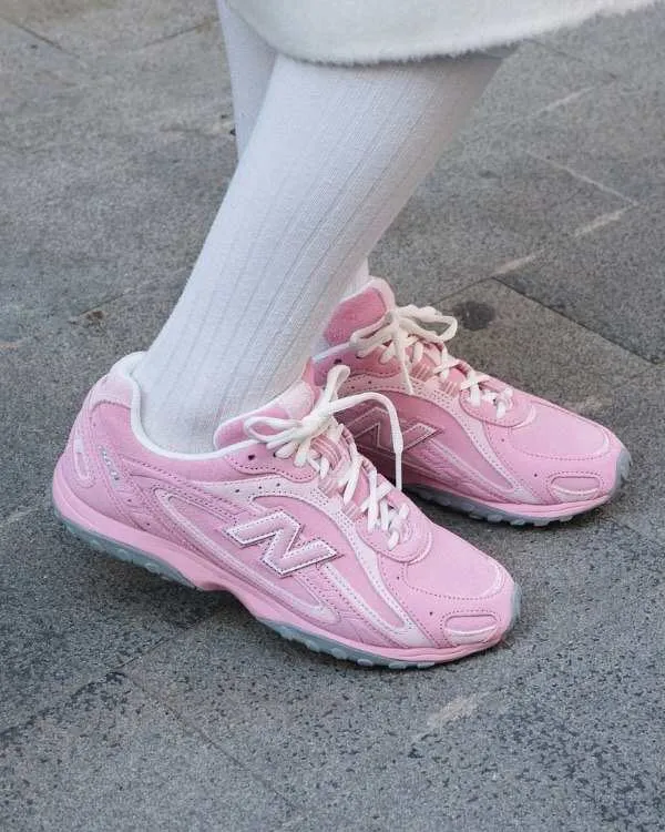 new balance 204l pink 2 کتونی نیوبالانس 204l صورتی
